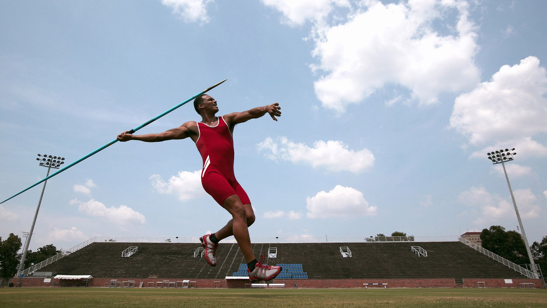 Jiuyou-基层足球场地建设现状，基层足球场地建设现状怎么写